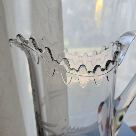 Vintage Clear Glass Etched Fern Pattern Pitcher With Ruffled Edge & Handle - Picture 3 of 11